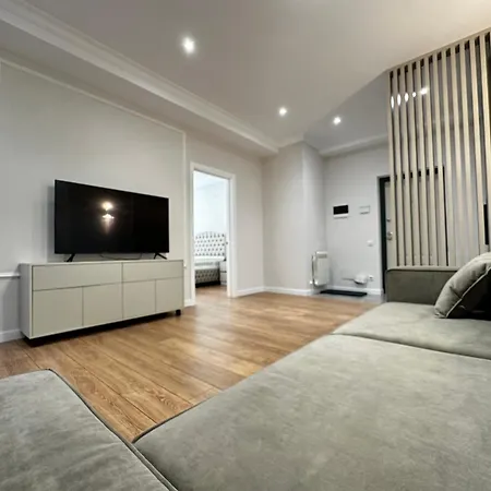 Park With Terrace Apartment *