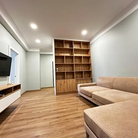 Park With Terrace Apartment *
